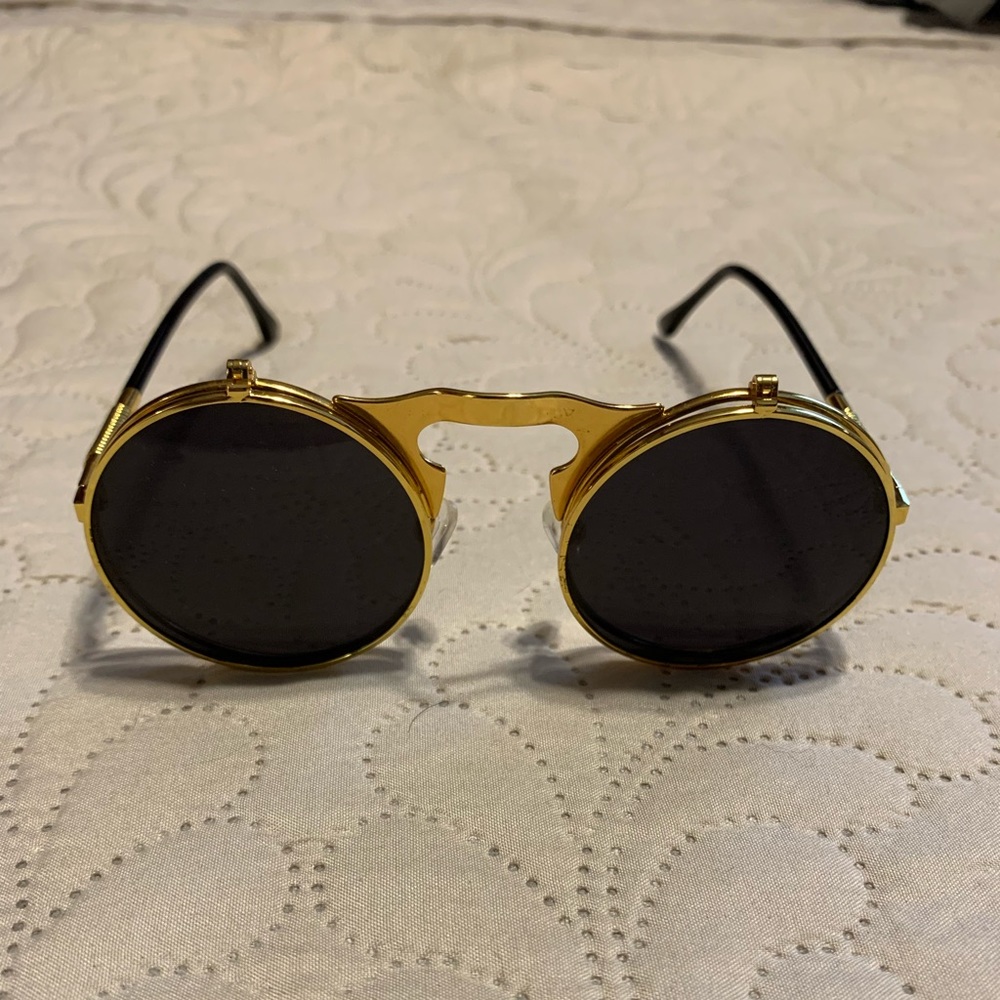 Flip sunglasses